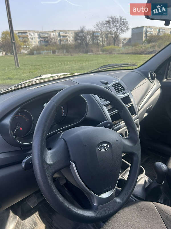 Седан ВАЗ / Lada 2190 Granta 2019 в Тернівці