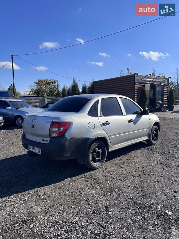 Седан ВАЗ / Lada 2190 Granta 2012 в Белогородке фото 5 Седан ВАЗ / Lada 2190 Granta 2012 в Белогородке