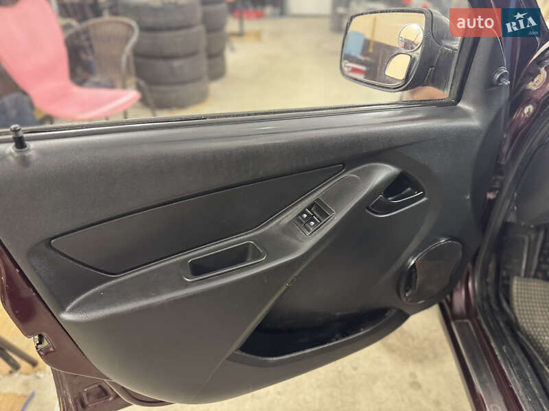 Седан ВАЗ / Lada 2190 Granta 2013 в Бердичеве фото 16 Седан ВАЗ / Lada 2190 Granta 2013 в Бердичеве