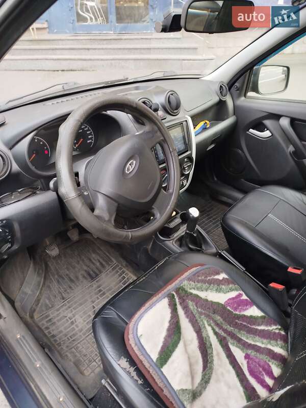 Седан ВАЗ / Lada 2190 Granta 2011 в Киеве