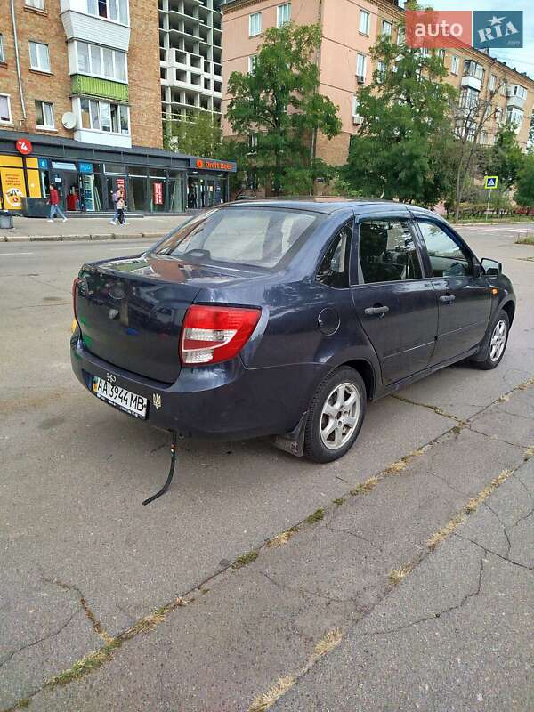 Седан ВАЗ / Lada 2190 Granta 2011 в Киеве