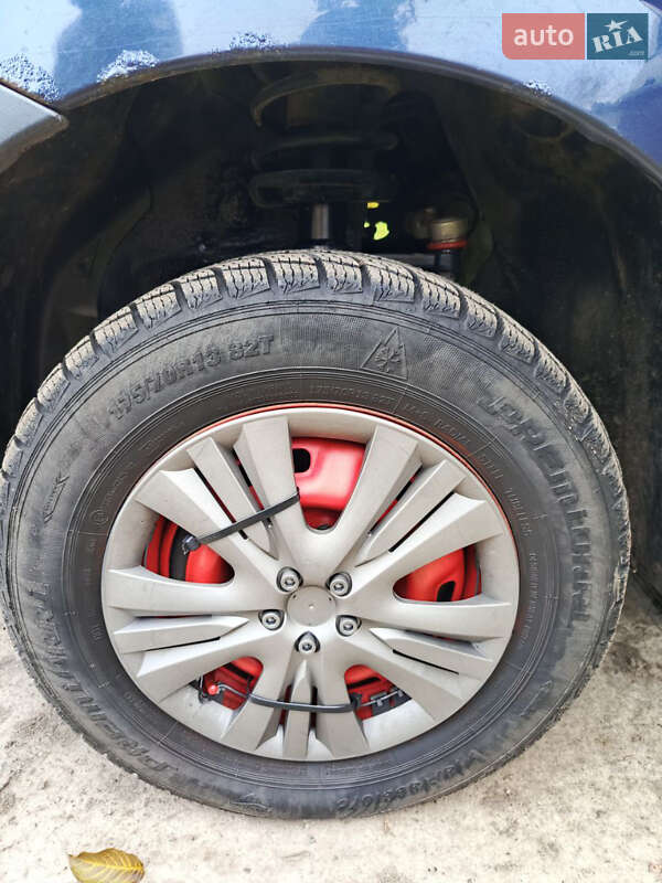 Седан ВАЗ / Lada 2190 Granta 2012 в Яготині