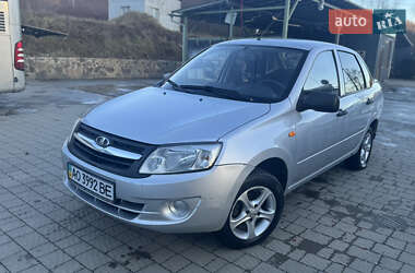 Седан ВАЗ / Lada 2190 Granta 2013 в Иршаве