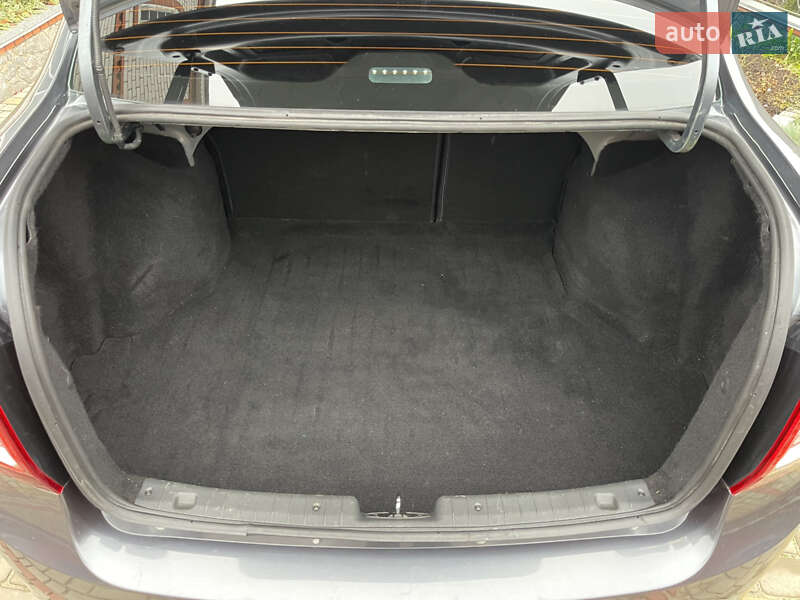 Седан ВАЗ / Lada 2190 Granta 2015 в Харкові