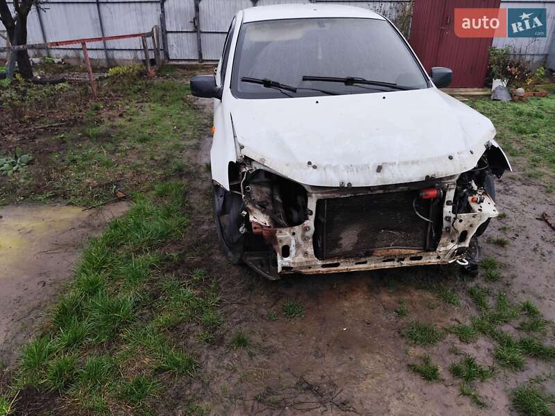 Седан ВАЗ / Lada 2190 Granta 2012 в Первомайске