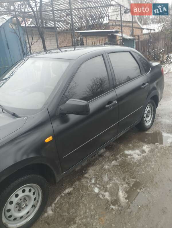 Седан ВАЗ / Lada 2190 Granta 2012 в Запорожье