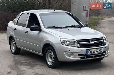 Седан ВАЗ 2190 Granta 2013 в Киеве