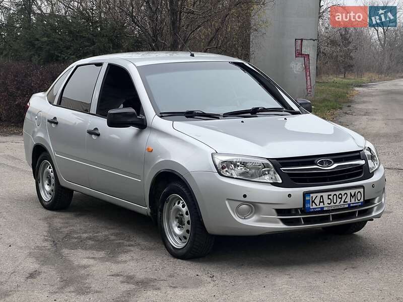 ВАЗ / Lada 2190 Granta 2013