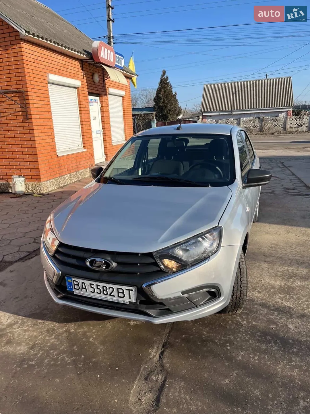 ВАЗ / Lada 2190 Granta 2018