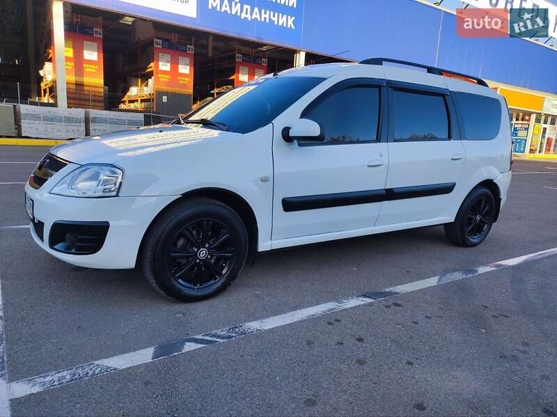 Универсал ВАЗ / Lada Largus 2015 в Каменском