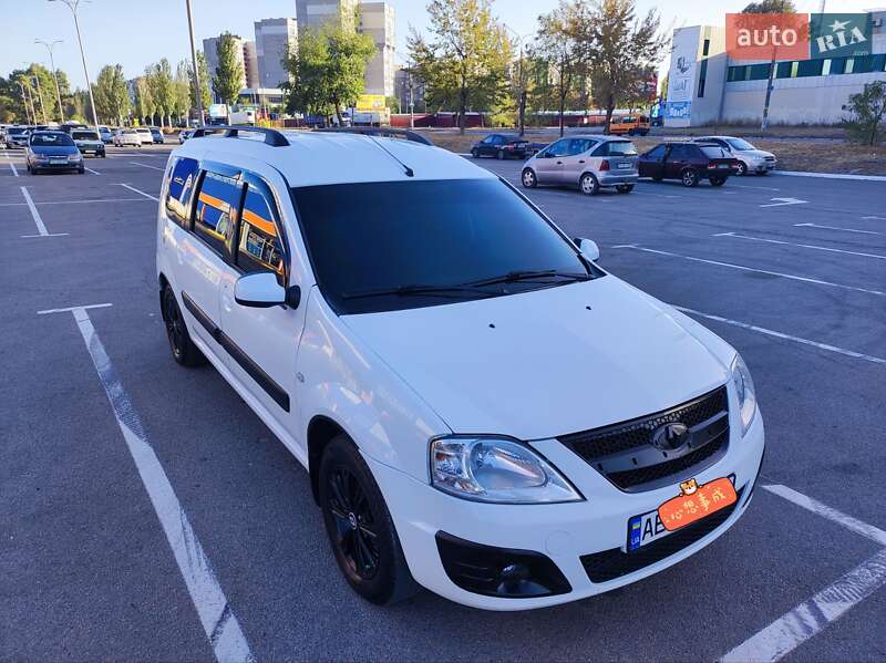 Универсал ВАЗ / Lada Largus 2015 в Каменском