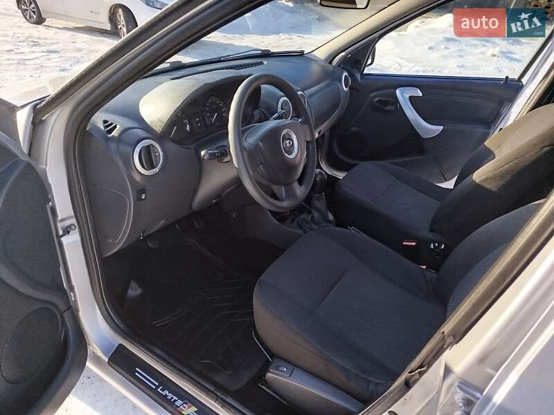 Универсал ВАЗ / Lada Largus 2014 в Житомире фото 10 Универсал ВАЗ / Lada Largus 2014 в Житомире