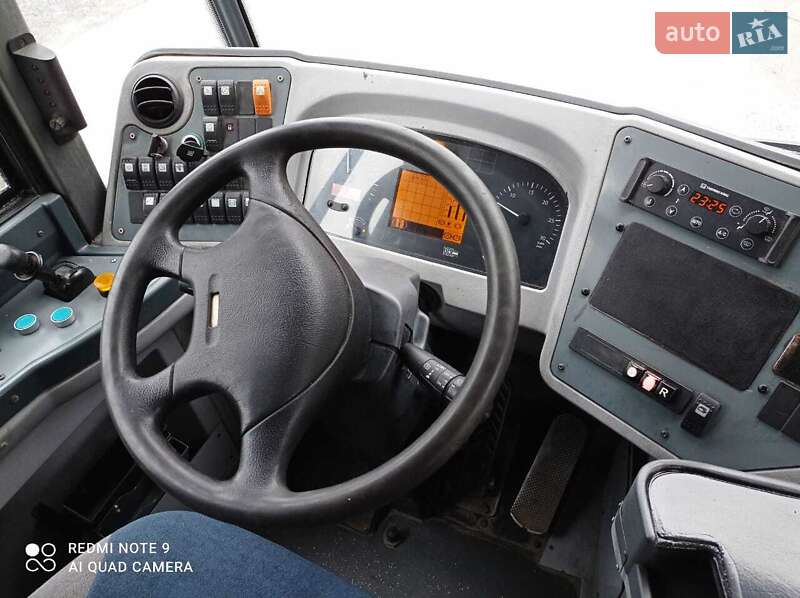 Городской автобус VDL Ambassador 2006 в Луцке