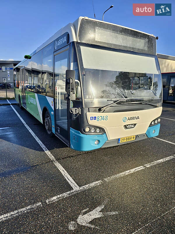 Міський автобус VDL Ambassador 2013 в Луцьку