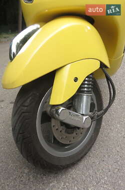 Скутер Vespa LX 2010 в 