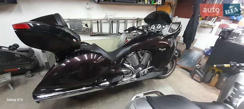 Мотоцикл Круизер Victory Vision Tour 2015 в Павлограде