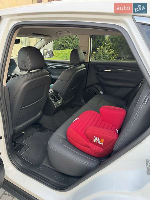 Внедорожник / Кроссовер VinFast VF-8 2022 в Киеве