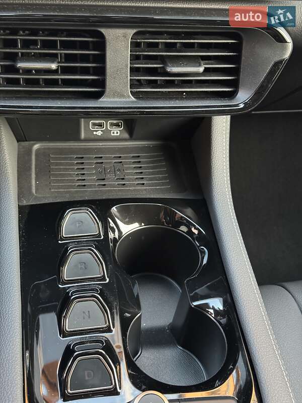 Внедорожник / Кроссовер VinFast VF-8 2022 в Киеве