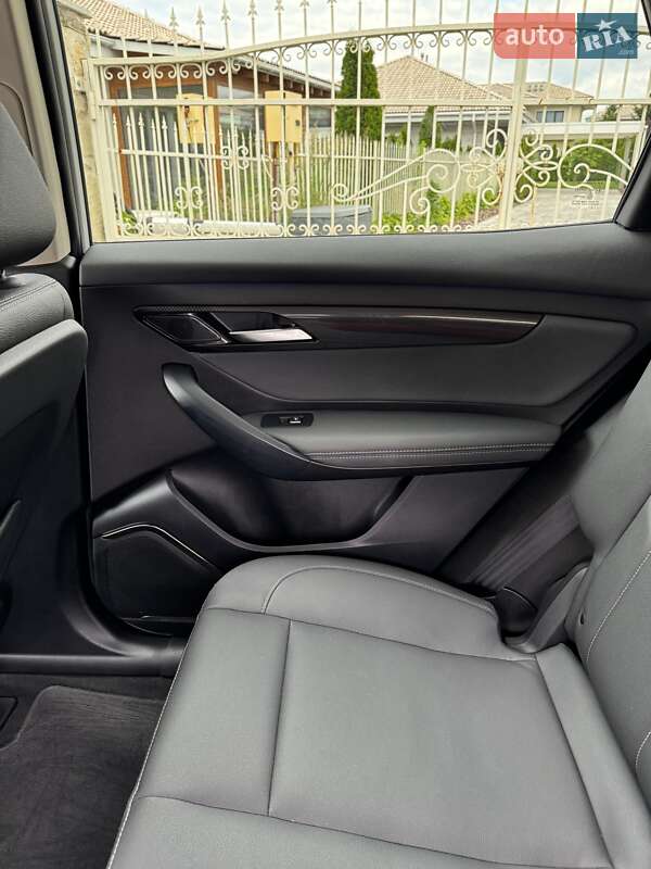 Внедорожник / Кроссовер VinFast VF-8 2022 в Киеве