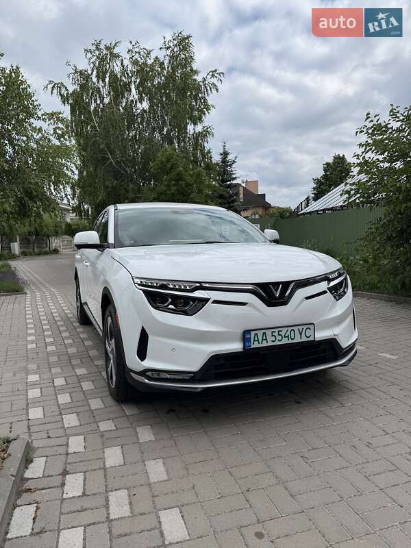 Внедорожник / Кроссовер VinFast VF-8 2022 в Киеве