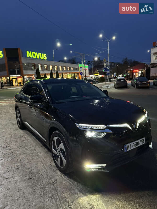 Внедорожник / Кроссовер VinFast VF-8 2023 в Киеве