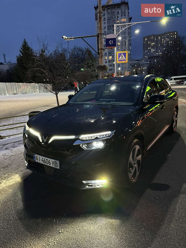 Внедорожник / Кроссовер VinFast VF-8 2023 в Киеве