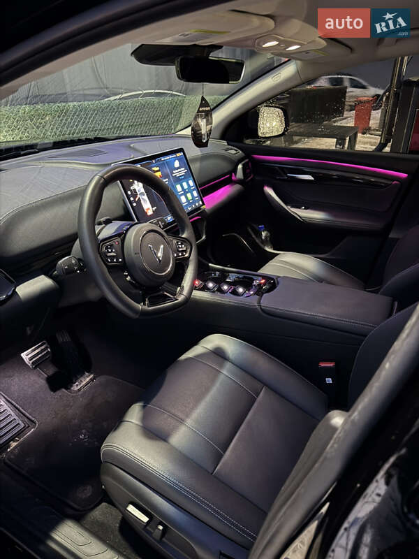 Внедорожник / Кроссовер VinFast VF-8 2023 в Киеве