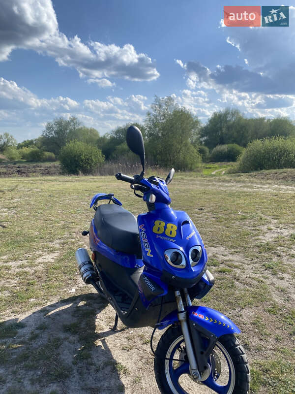 Скутер Viper Booster 2008 в Вараше