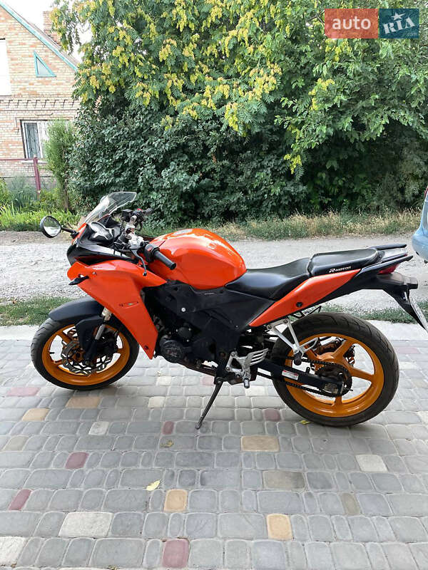 Мотоцикл Классик Viper R1 2014 в 