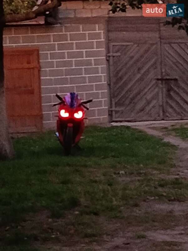 Спортбайк Viper R1 2014 в Великих Мостах