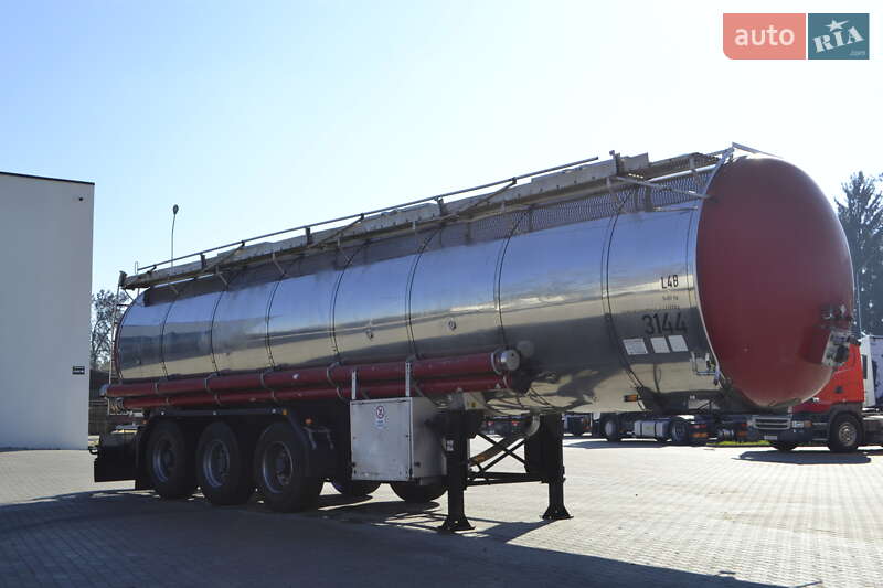 Цистерна напівпричіп Vocol BI 30 1992 в Хусті