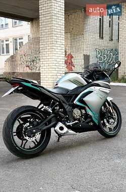Спортбайк Voge 300RR 2021 в 