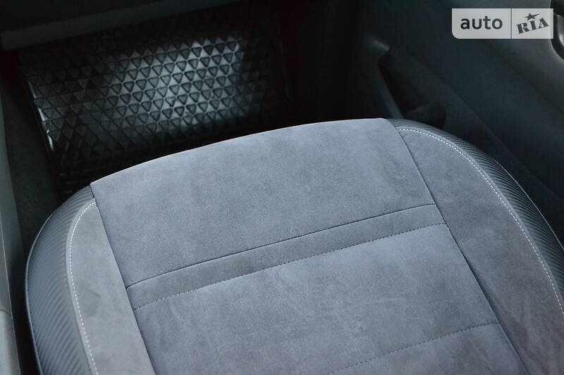 Позашляховик / Кросовер Volkswagen Amarok 2015 в Рівному