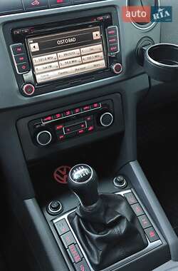Пікап Volkswagen Amarok 2012 в 
