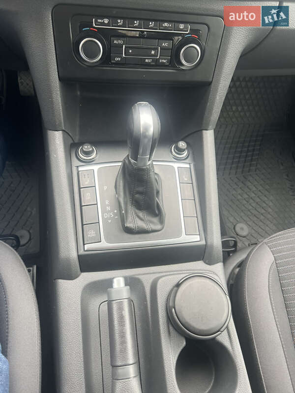 Пикап Volkswagen Amarok 2013 в Ровно