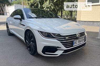 Седан Volkswagen Arteon 2019 в Киеве