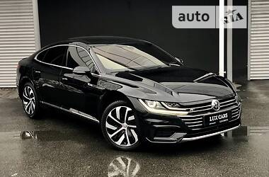Лифтбек Volkswagen Arteon 2018 в 