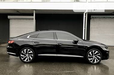 Лифтбек Volkswagen Arteon 2018 в 