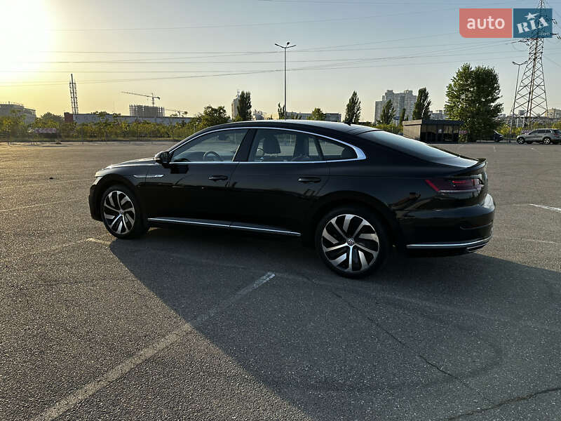 Лифтбек Volkswagen Arteon 2017 в Киеве