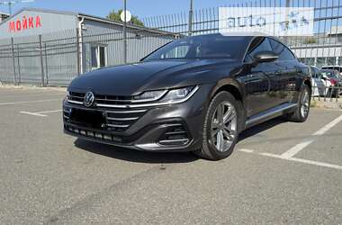 Лифтбек Volkswagen Arteon 2022 в Вишневом