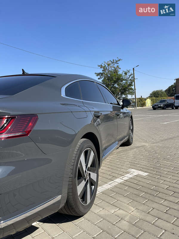 Ліфтбек Volkswagen Arteon 2021 в Ромнах