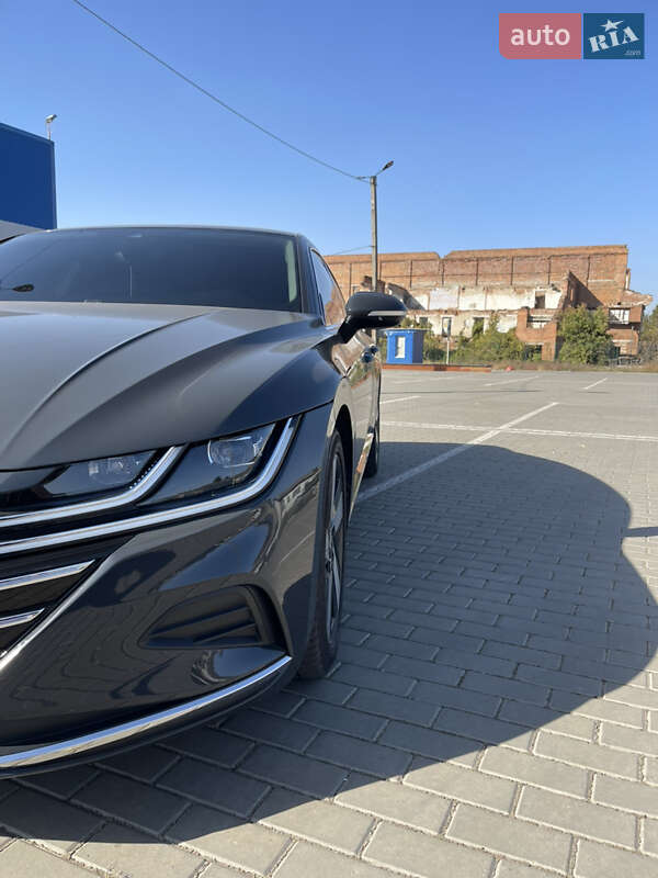 Ліфтбек Volkswagen Arteon 2021 в Ромнах