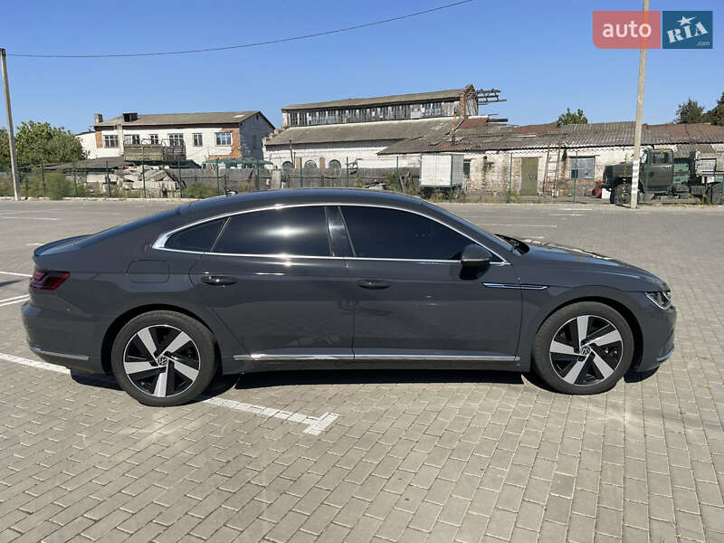 Ліфтбек Volkswagen Arteon 2021 в Ромнах