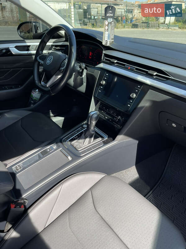 Ліфтбек Volkswagen Arteon 2021 в Ромнах