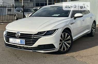 Лифтбек Volkswagen Arteon 2018 в Киеве