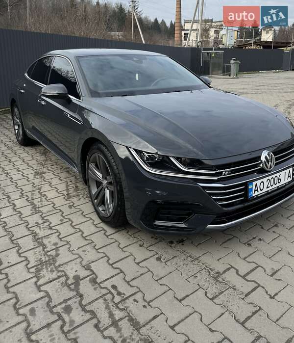Лифтбек Volkswagen Arteon 2017 в Иршаве
