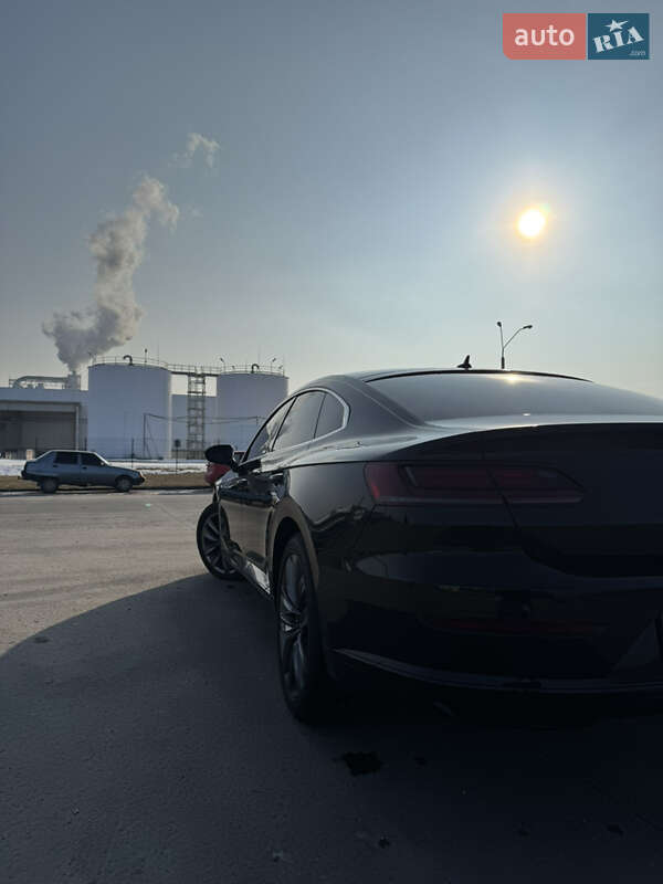 Лифтбек Volkswagen Arteon 2017 в Коростене