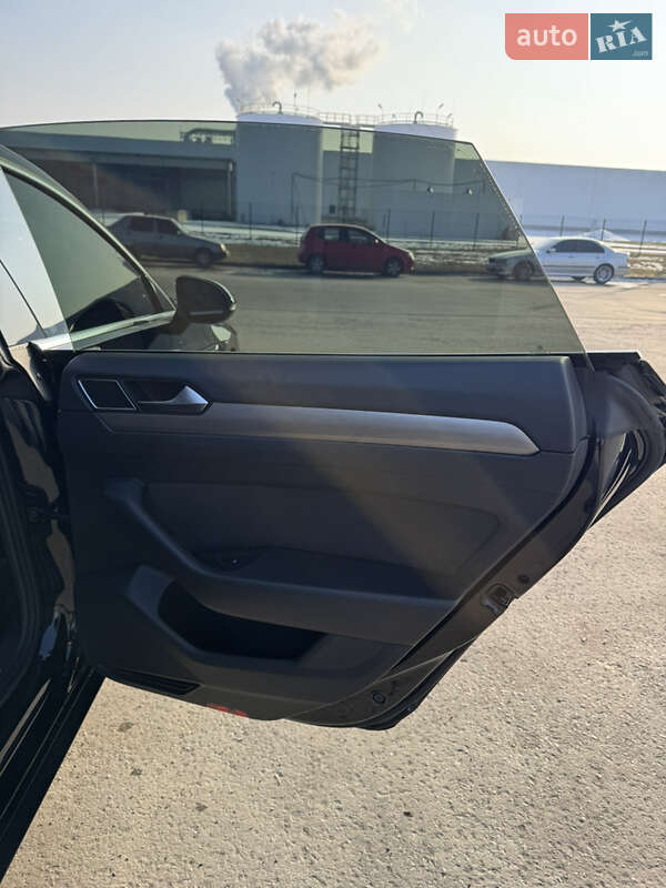 Лифтбек Volkswagen Arteon 2017 в Коростене