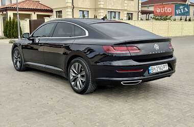 Лифтбек Volkswagen Arteon 2017 в 
