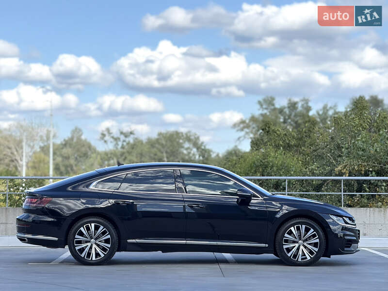Лифтбек Volkswagen Arteon 2020 в Киеве